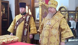 Епископ Алатырский и Порецкий Феодосий в 14-ю Неделю по Пятидесятнице совершил Божественную Литургию в кафедральном храме в честь Иверской иконы Божией Матери города Алатырь