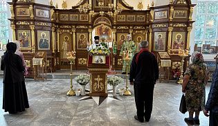 Управляющий Алатырской епархией в праздник преподобного Серафима Саровского совершил Божественную Литургию в Иверском кафедральном храме города Алатырь