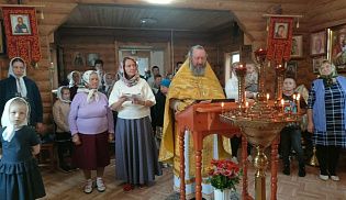 Молебен для учащих и учащихся совершён в Никольском храме села Карабай-Шемурша