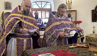 Управляющий Алатырской епархией в Неделю 4-ю Великого поста совершил Божественную Литургию в Киево-Николаевском Новодевичьем монастыре города Алатырь