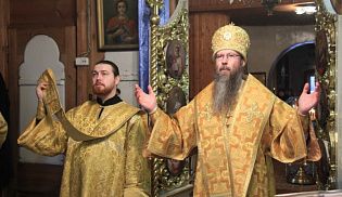 В день памяти свт. Иоанна Златоуста епископ Феодор совершил Божественную Литургию в храме Воздвижения Креста Господня г. Алатырь