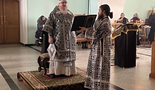 Епископ Алатырский и Порецкий Феодосий в пятницу первой седмицы совершил Литургию Преждеосвященных Даров  в в Киево-Николаевском Новодевичьем монастыре города Алатырь