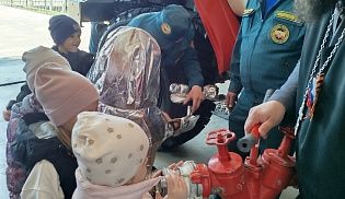 Воспитанники детского сада «Центральный» вместе с руководителями епархиальных отделов посетили пожарную часть №26 села Батырево