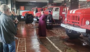 Молебен святителю Никите Новгородскому в пожарной части Алатыря