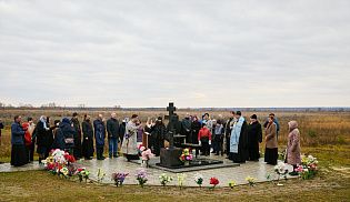 Управляющий Алатырской епархией в праздник Казанской иконы Божией Матери сослужил за Божественной Литургией митрополиту Чебоксарскому и Чувашскому Савватию в Казанском храме села Алтышево