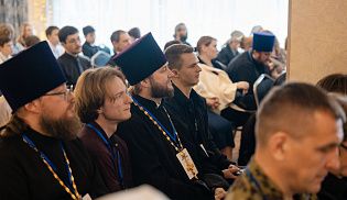 Настоятель Иверского кафедрального храма принял участие в форуме «Диалог поколений»
