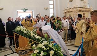 Чин великого овящения храма и первая Божественная литургия в новопостроенном кафедральном соборе п.Атяшево