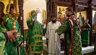 Епископ Алатырский и Батыревский Феодосий возглавил Престольные торжества в Свято-Троицком мужском монастыре города Алатырь