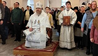 Епископ Алатырский и Порецкий Феодосий в Неделю 32-ю по Пятидесятнице и навечерие Богоявления совершил Божественную Литургию в кафедральном храме в честь Иверской иконы Божией Матери города Алатырь