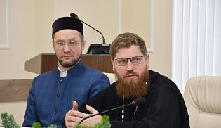 Благочинный Батыревского округа принял участие в заседании Совета по межнациональным и межконфессиональным отношениям