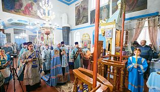 Управляющий Алатырской епархией в праздник Казанской иконы Божией Матери сослужил за Божественной Литургией митрополиту Чебоксарскому и Чувашскому Савватию в Казанском храме села Алтышево