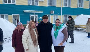 Масленичная радость: священник и прихожане навестили подопечных интерната