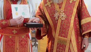 В день памяти сщмч. Харалампия и с ним мчч. Порфирия, Ваптоса и трех мучениц Преосвященнейший Феодор, епископ Алатырский и Порецкий, совершил Божественную Литургию в храме в честь Иверской иконы Божией Матери г. Алатырь