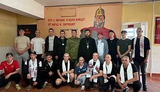 Священник благословил призывников на службу в армии