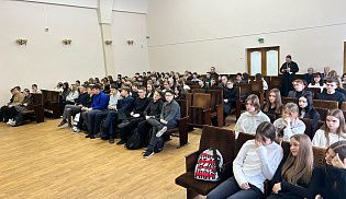 Священник побеседовал с учениками Алатырской гимназии о причинах употребления наркотиков