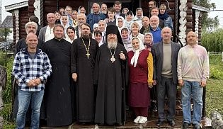 Управляющий Алатырской епархией в День памяти святых императора Николая, императрицы Александры, цесаревича Алексия и великих княжон Ольги, Татьяны, Марии и Анастасии возглавил Престольные торжества в храме Царственных страстотерпцев поселка Первомайский