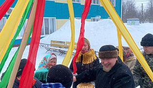 Масленичная радость: священник и прихожане навестили подопечных интерната