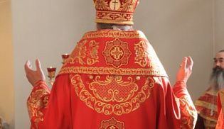 13 апреля 2014 г., в понедельник Светлой седмицы, Преосвященейший Феодор, епископ Алатырский и Порецкий совершил Божественную Литургию в Свято-Троицком соборе с. Порецкое