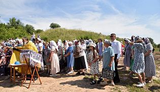 В деревне Кубня освятили святой источник
