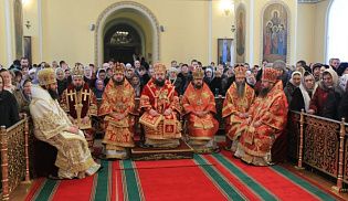 В день памяти Собора Новомучеников и исповедников Церкви Русской епископ Алатырский и Порецкий Феодор сослужил митрополиту Пензенскому и Нижнеломовскому Серафиму в Покровском архиерейском соборе Пензы