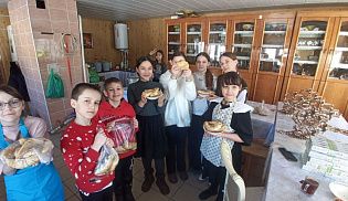 В воскресной школе села Батырево дети испекли постные круассаны для своих мам
