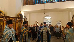 В Алатыре отметили Престольный праздник кафедрального храма в честь Иверской иконы Божией Матери