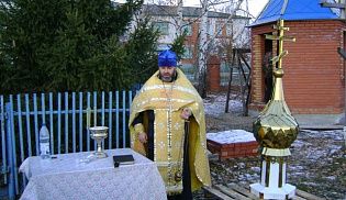 Поднятие купола на строящуюся часовню в с. Первомайское Батыревского района