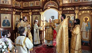 Епископ Алатырский и Порецкий Феодосий в 21-ю Неделю по Пятидесятнице совершил Божественную Литургию в кафедральном храме в честь Иверской иконы Божией Матери города Алатырь
