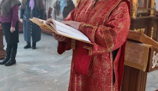 В день памяти сщмч. Харалампия и с ним мчч. Порфирия, Ваптоса и трех мучениц Преосвященнейший Феодор, епископ Алатырский и Порецкий, совершил Божественную Литургию в храме в честь Иверской иконы Божией Матери г. Алатырь