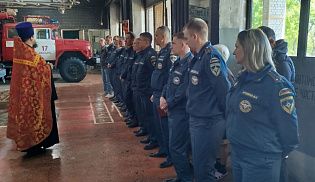Молебен святителю Никите Новгородскому в пожарной части Алатыря