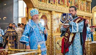 Епископ Алатырский и Батыревский Феодосий в праздник Покрова Пресвятой Богородицы сослужил главе Чувашской митрополии в Покровско-Татианинском соборе г.Чебоксары