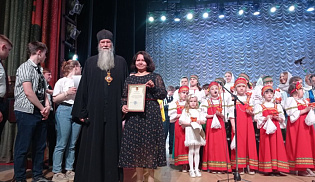 30 апреля по благословению епископа Алатырского и Порецкого Феодора в Алатыре прошёл IV межрегиональный Пасхальный фестиваль "Радость моя"