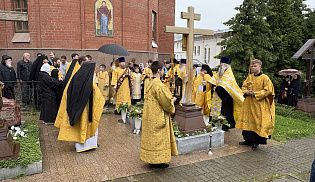 Управляющий Алатырской епархией в Неделю 4-ю по Пятидесятнице совершил Божественную Литургию в Свято-Троицком мужском монастыре города Алатырь
