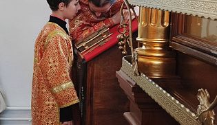 Епископ Алатырский и Порецкий Феодосий в Неделю о слепом совершил Божественную Литургию в кафедральном храме в честь Иверской иконы Божией Матери города Алатырь