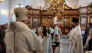 Епископ Алатырский и Порецкий Феодосий в Неделю 32-ю по Пятидесятнице и навечерие Богоявления совершил Божественную Литургию в кафедральном храме в честь Иверской иконы Божией Матери города Алатырь