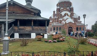 Паломники из Порецкого посетили благодатный остров-град Свияжск