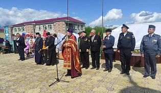 В Старом Ахпердино освятили мемориал в память о воинах-земляках